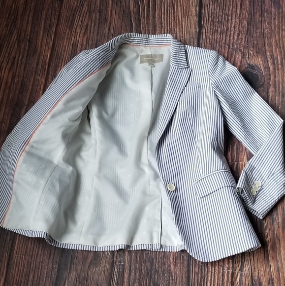 Banana Republic  Classic Fit Blazer in Preppy White Navy Stripes - Picture 6 of 15